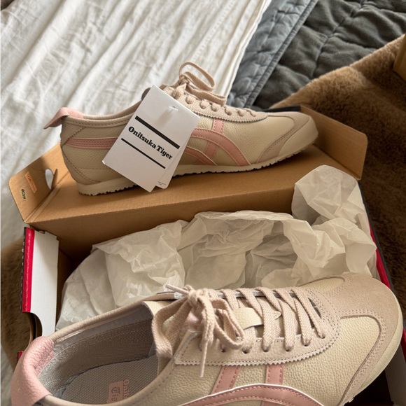 Onitsuka Tiger Mexico Women's Pink and Cream Sneakers - Picture 2 of 6